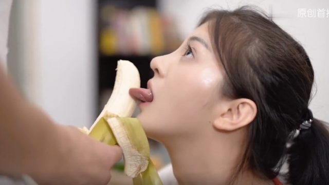 Cô em họ bị lừa ăn chuối ai ngờ ăn cặc